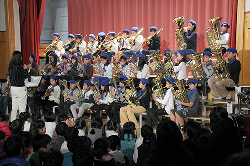 三木小学校金管クラブの演奏