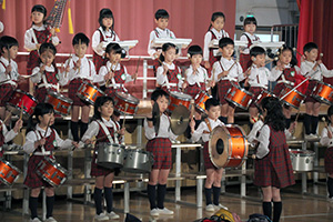 日本音楽学校幼稚園の鼓笛演奏