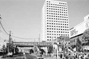 大崎ニューシティとO歩道橋(昭和61年撮影)