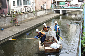 立会川の清掃活動