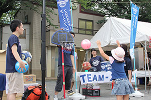 城南エリアで活動する「アースフレンズ 東京Z」によるバスケットボールコーナー