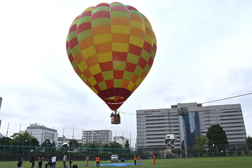 天王洲公園　熱気球