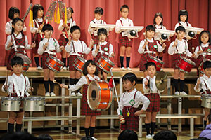 日本音楽学校幼稚園の鼓笛演奏
