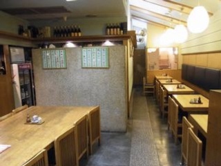 大井 更科の店内