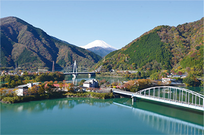 山北町丹沢湖写真