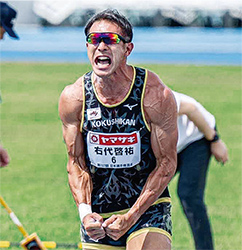 右代啓祐さん写真
