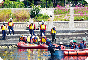 品川区・東京消防庁第二消防方面合同水防訓練活動写真