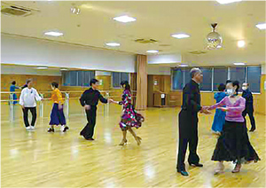 社交ダンス活動写真