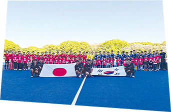 日韓ホッケー国際強化マッチ集合写真