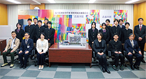 模型のお披露目会集合写真