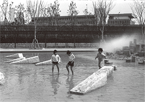 噴水広場 昭和58年写真
