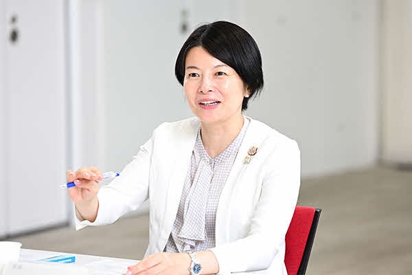 品川区長 森澤氏が話している様子