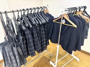 写真:区立学校標準服等リユース