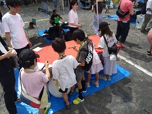 写真:八潮区民まつり デフリンピック啓発ブース2