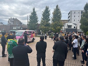 写真:キャラバンカー来庁2