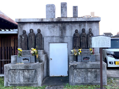 写真:流民叢塚碑