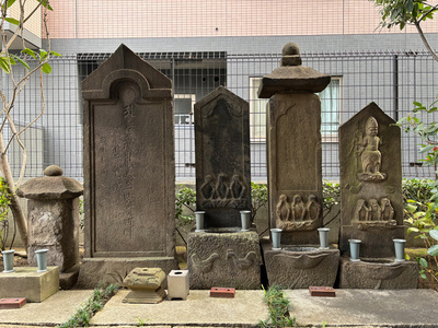 写真：徳蔵寺石造庚申供養塔群