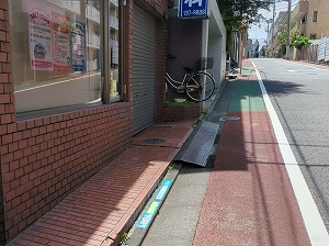 写真：グランアート歯科前