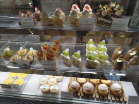 写真：Patisserie sLier の洋菓子