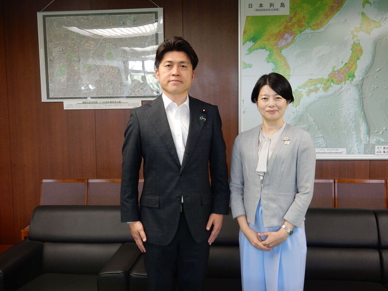 写真：中野国土交通大臣と森澤区長