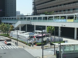 写真:バスターミナルウィズ側の風景