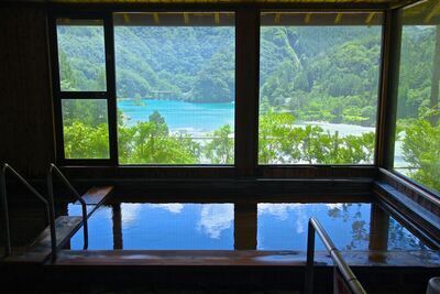 写真:奈良田温泉女帝の湯