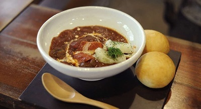 写真:鹿肉のトマト煮