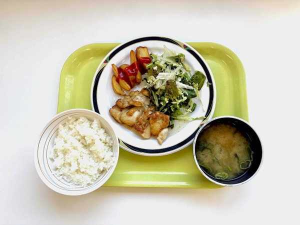 写真:鶏の柚子こしょう焼き定食
