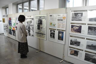 写真:非核平和パネル展の様子