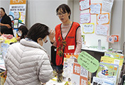 写真:物品販売の様子