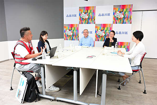 写真:座談会の様子