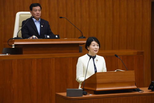 写真:議長と区長