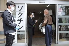 写真:ワクチン接種会場の様子