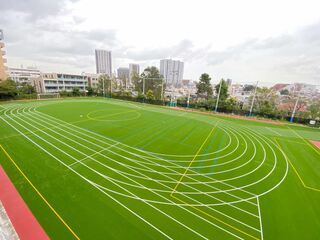 写真：豊葉の杜学園人工芝生校庭