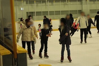 写真:スケートを楽しんでる様子3