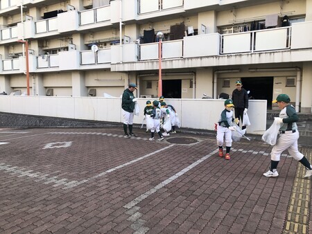 写真:地域全体の清掃活動の様子3
