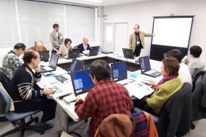 写真：いきいきラボ関ヶ原_パソコン教室授業01