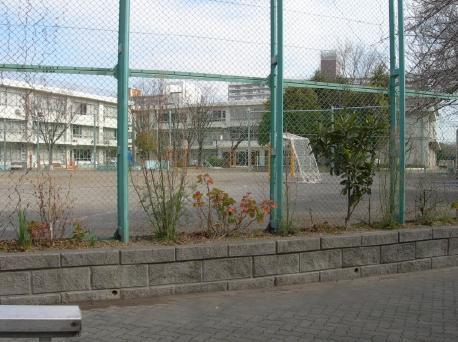写真：八潮南バス停からの道順1