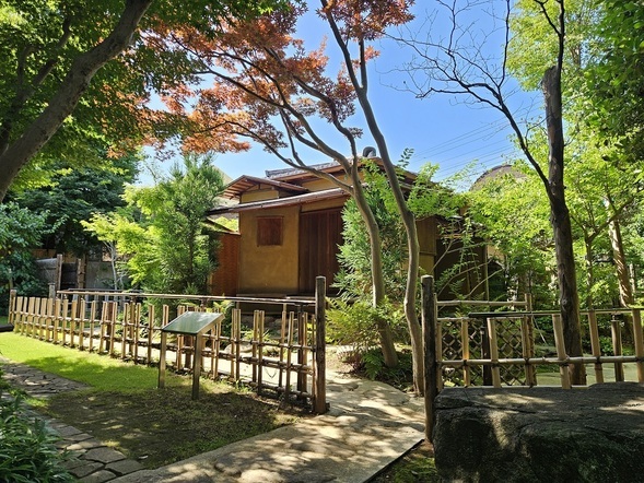 写真：茶室「松滴庵」外観