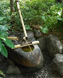 写真：品川歴史館庭園の水琴窟