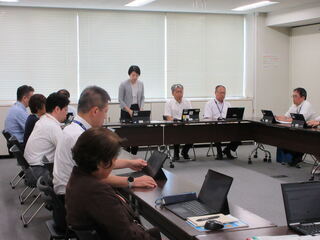 写真：第1回品川区コンプライアンス推進委員会の様子2