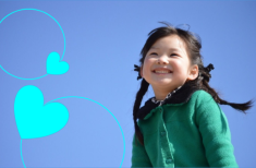 写真:笑顔の子ども1