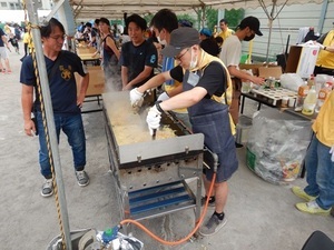 写真：前年のふるさとまつり（焼きそば）