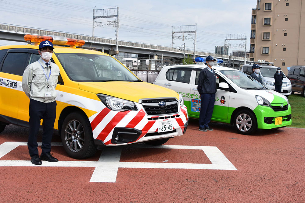 区の道路パトロールカーと青パト