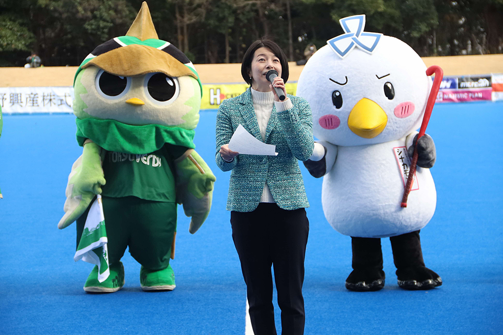 マスコットキャラクターと森澤区長