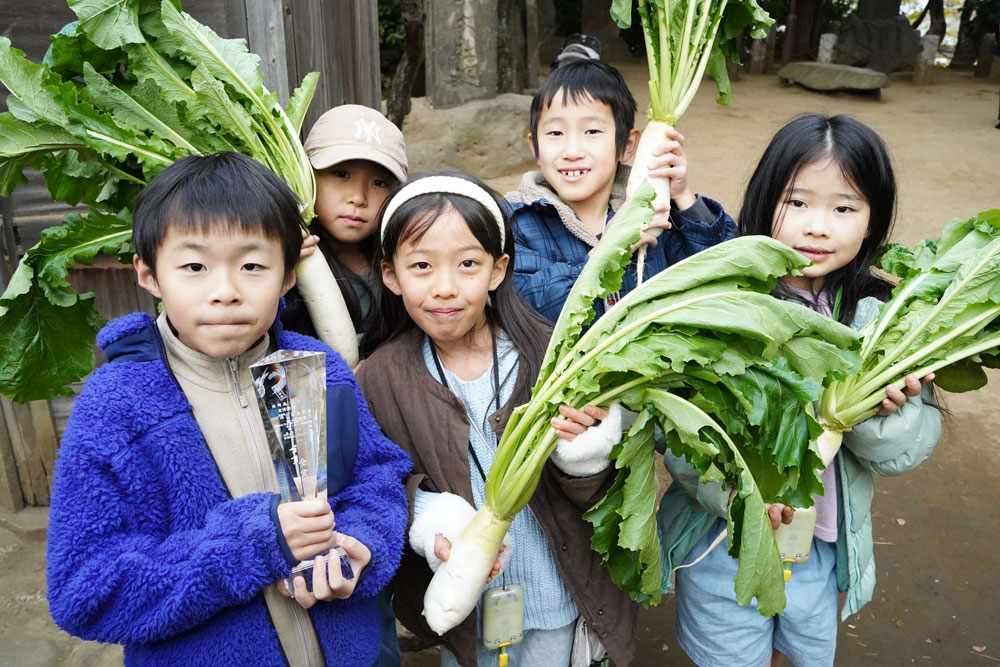 金賞を受賞した台場小学校の子どもたちの写真