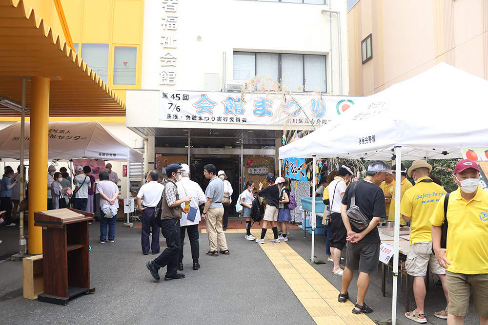 会館まつり会場広めの画像