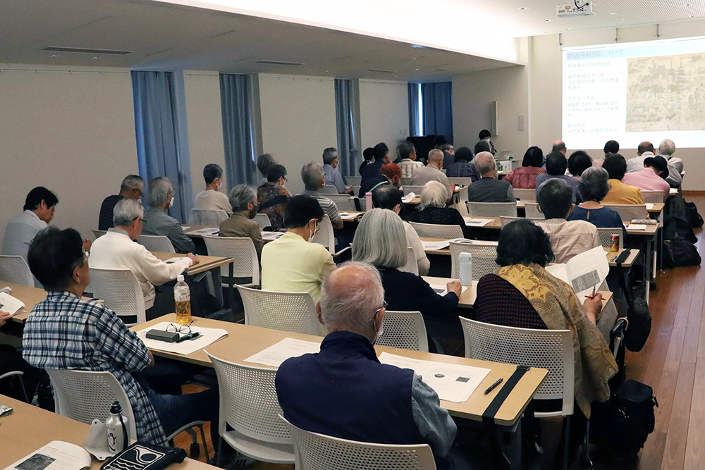 歴史講座会場広めの画像