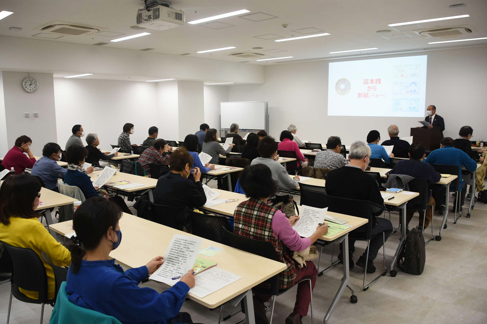 会場全体の様子の写真