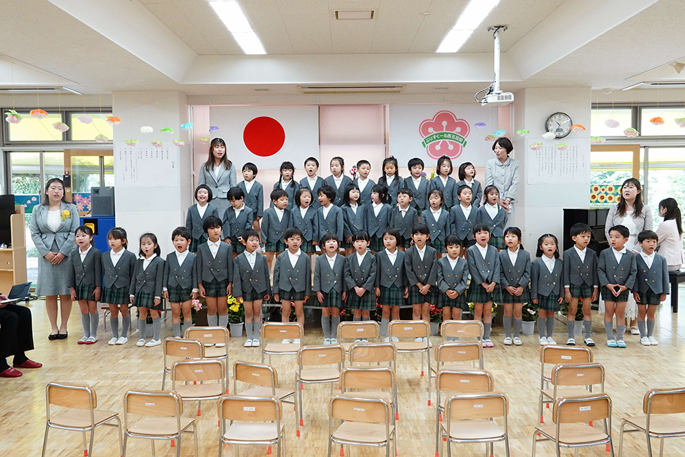 みんなで歌をうたっている写真